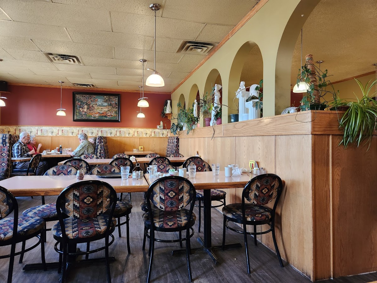 Gus' Greek Ribs Family Restaurant